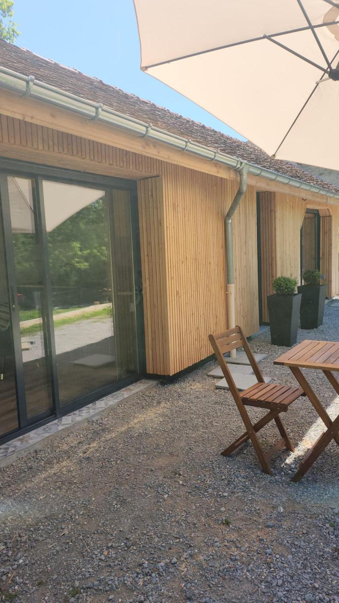Lodge Du Chateau De Feschaux Villeneuve-sous-Pymont Exterior foto